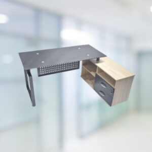 Escritorios metálicos, con vidrio o madera, con cajoneras, diseñado a medida.